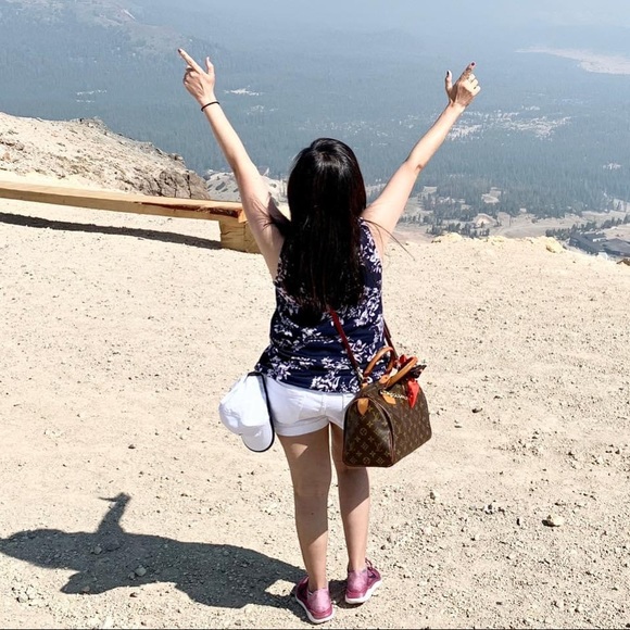 ❤️Proud to be Poshmark Ambassador - Picture 2 of 4